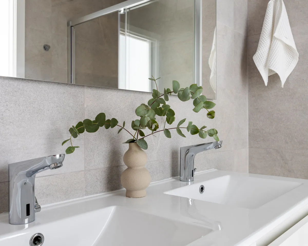 c26ab3df-d334-4270-9f04-32690511e226