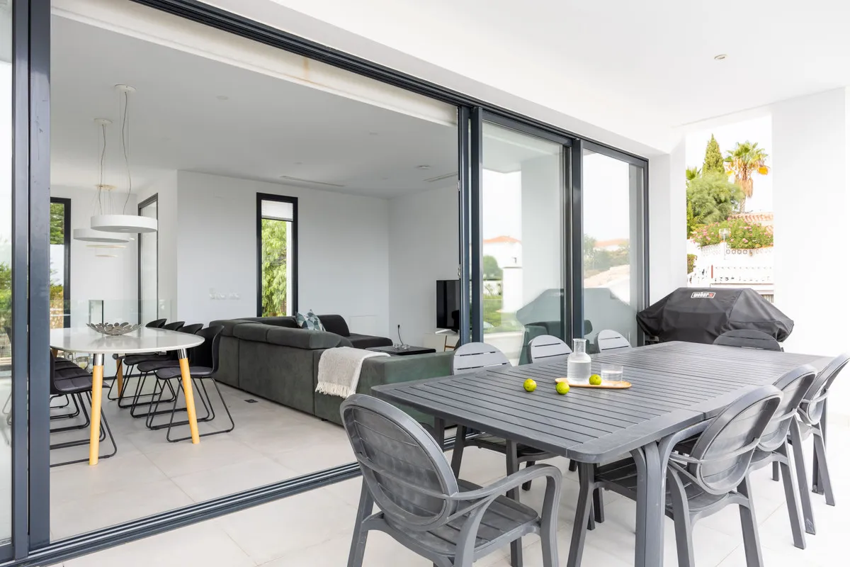 e915265a-fe90-448c-80d6-31145575545d