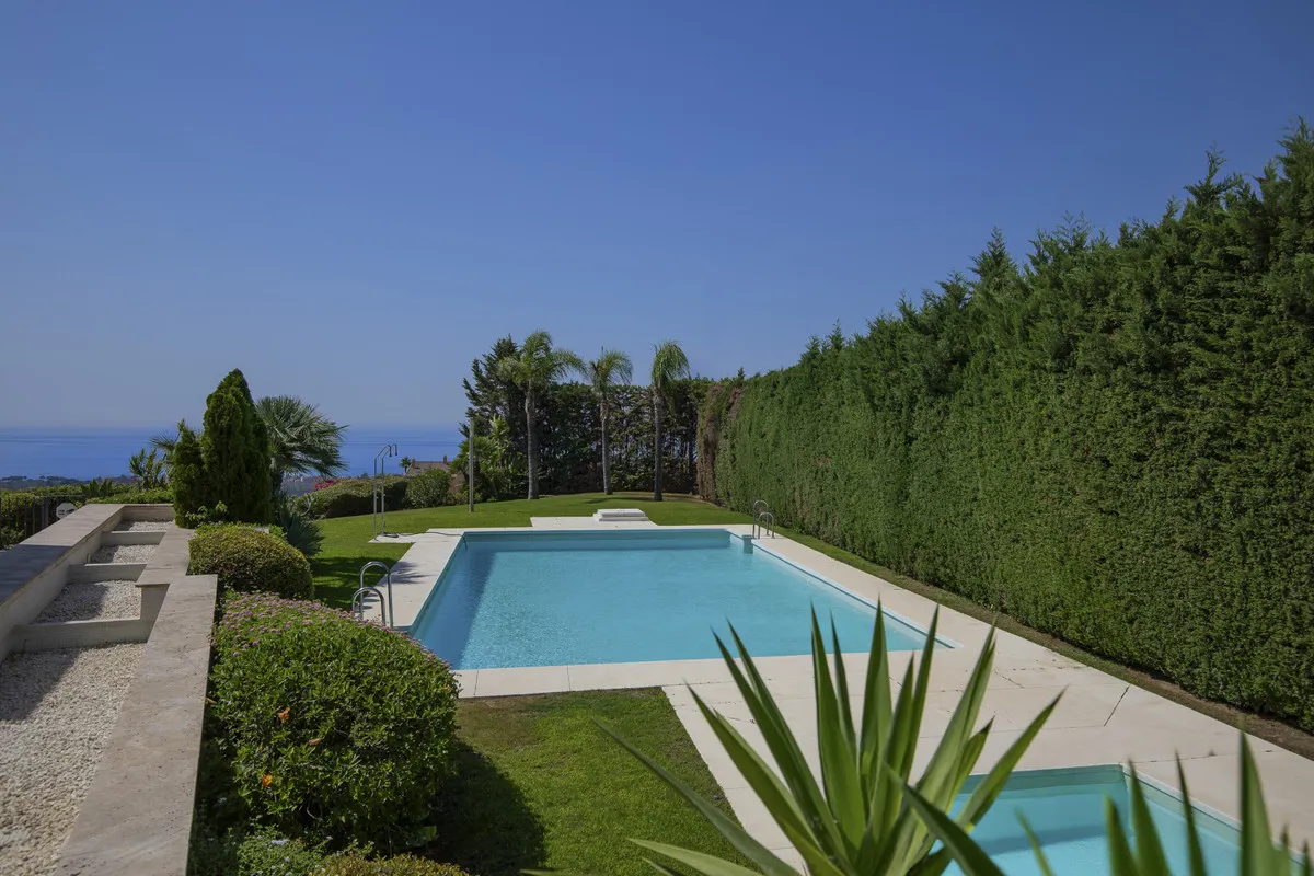 2e27b7da-de81-4ec2-b5dc-2c1177c6d382