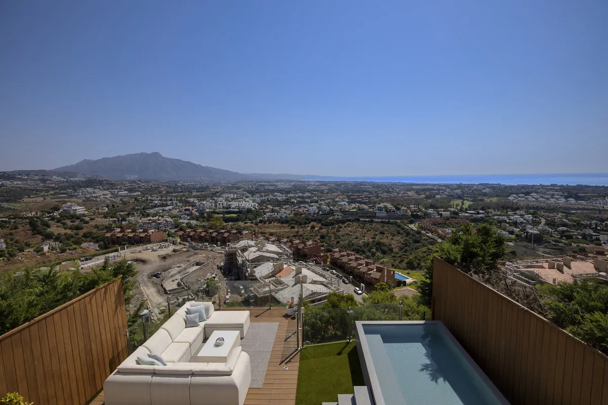 5a205b40-05f8-47ff-bc20-6c6143bf46e7