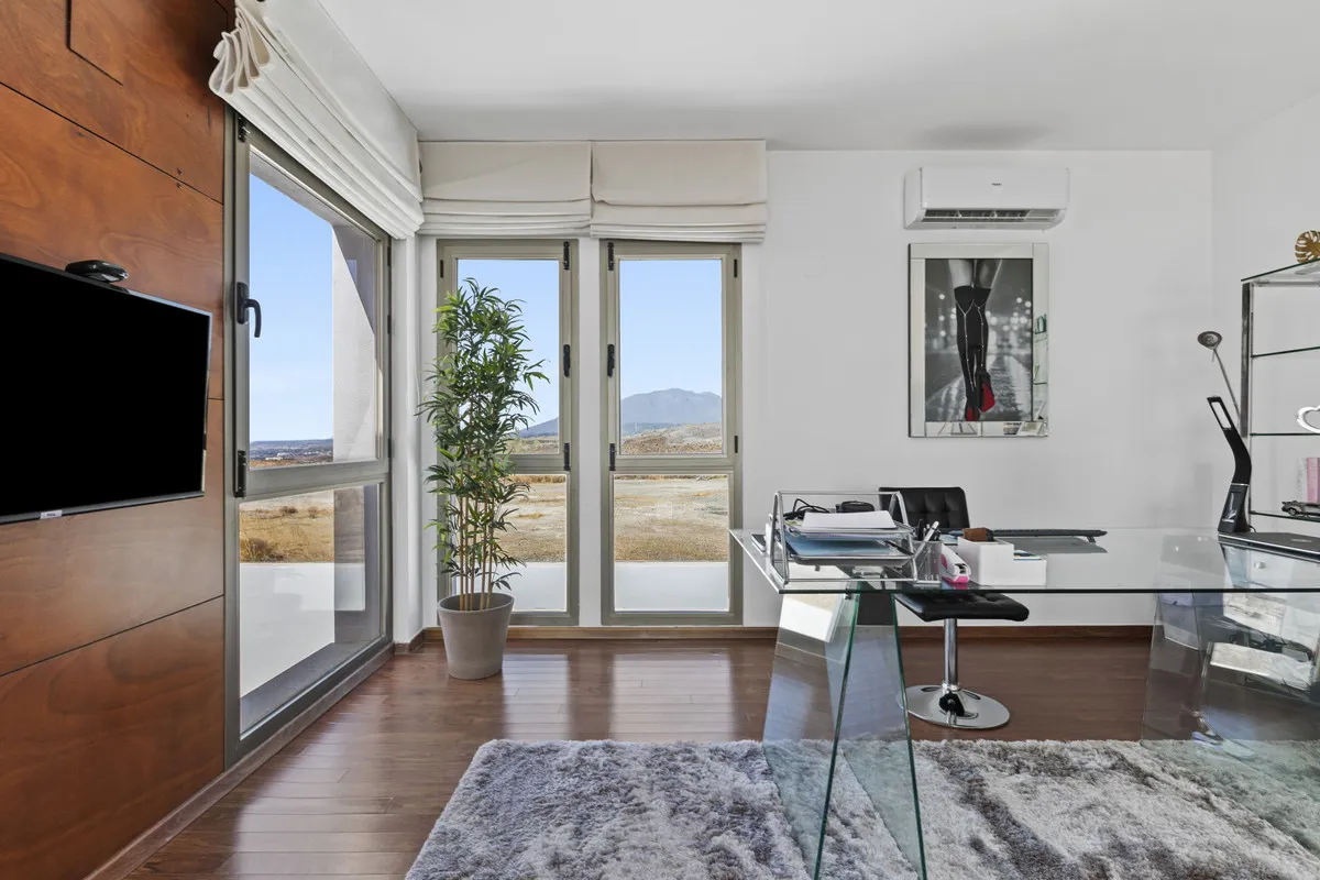 f804d2c4-93c2-4268-b95c-315d5172e64c