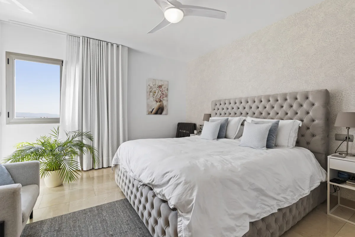 fac52d36-5876-4077-800d-70b4e226a42d