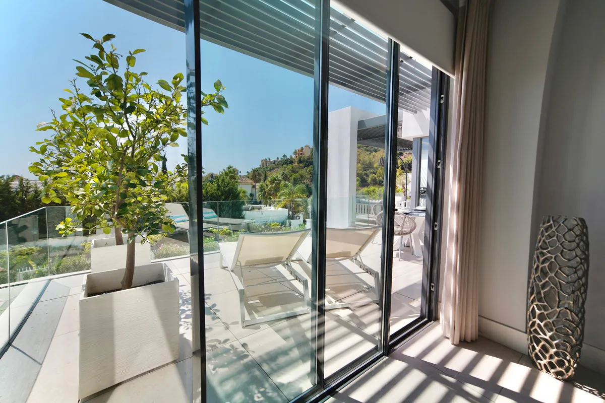 149ec6c2-a4ae-4cc3-a4e4-65bd8231eb20