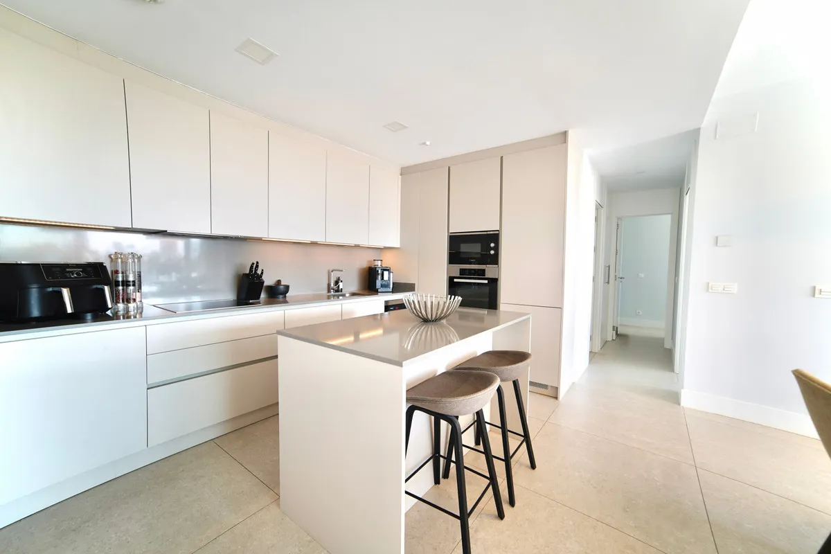 377cd0ff-ceb0-41df-b2b2-44e9cfc59ac4