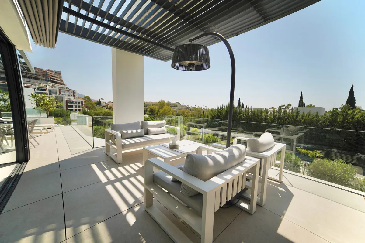 6c9f7f31-3bc6-43fd-a251-853963bd3bd3