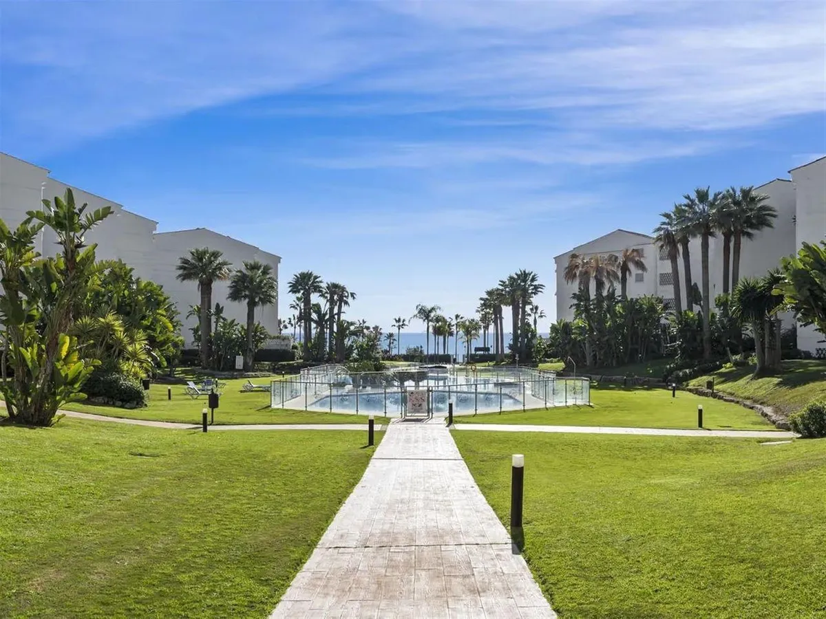 b0484a13-f2d5-4ecd-aaee-c549082aaae9