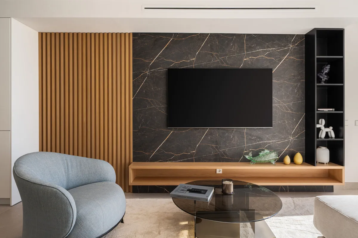 ae694f8c-9c35-4842-9c90-d25020457825