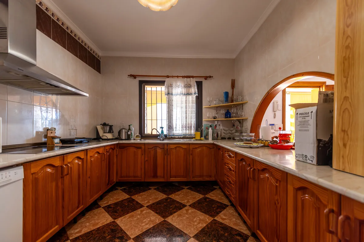 996cb456-1f5b-44a0-a3c4-837dee44ba66