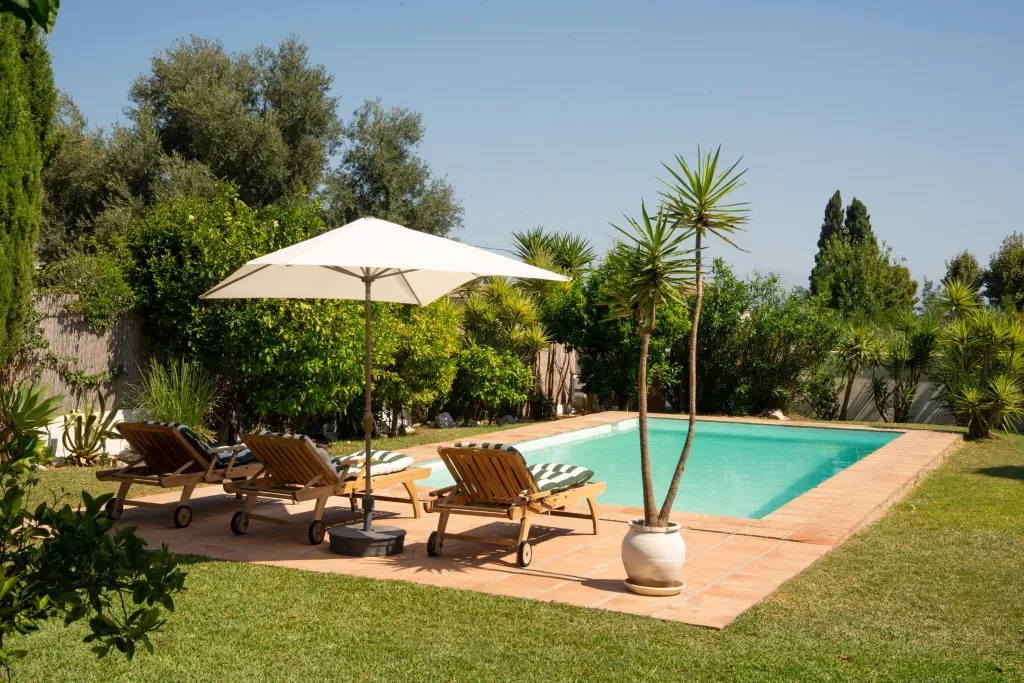 6c8574dd-24a8-465d-bc92-d3032666ed94