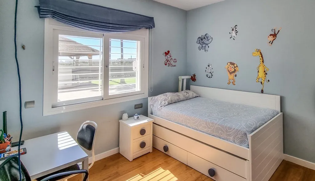 f341526e-364c-4aa7-b0be-8a296d20553f