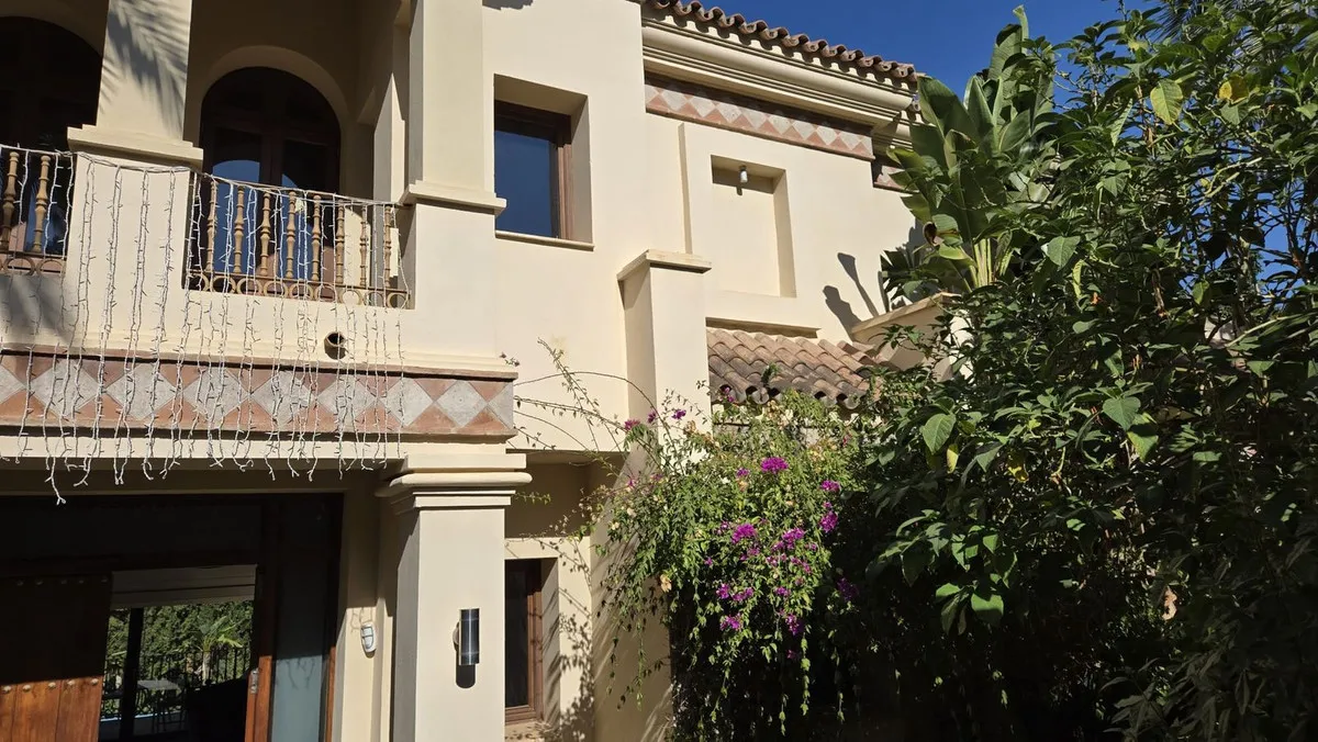 ad88238e-3a5a-4adf-9c8a-ddcd2bad730c