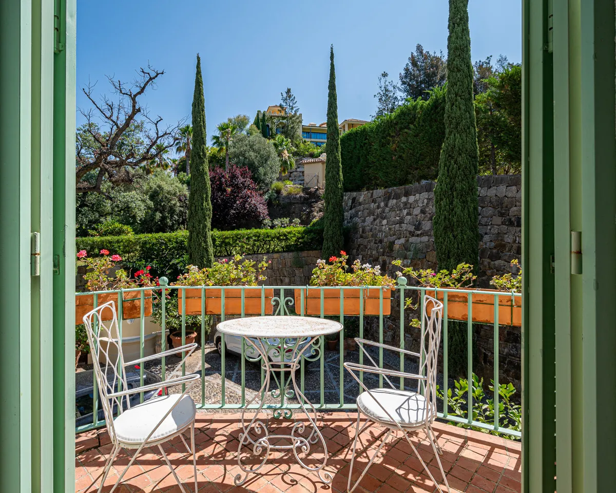 fdf809cb-57f3-41a2-93e0-9db8a948a79d