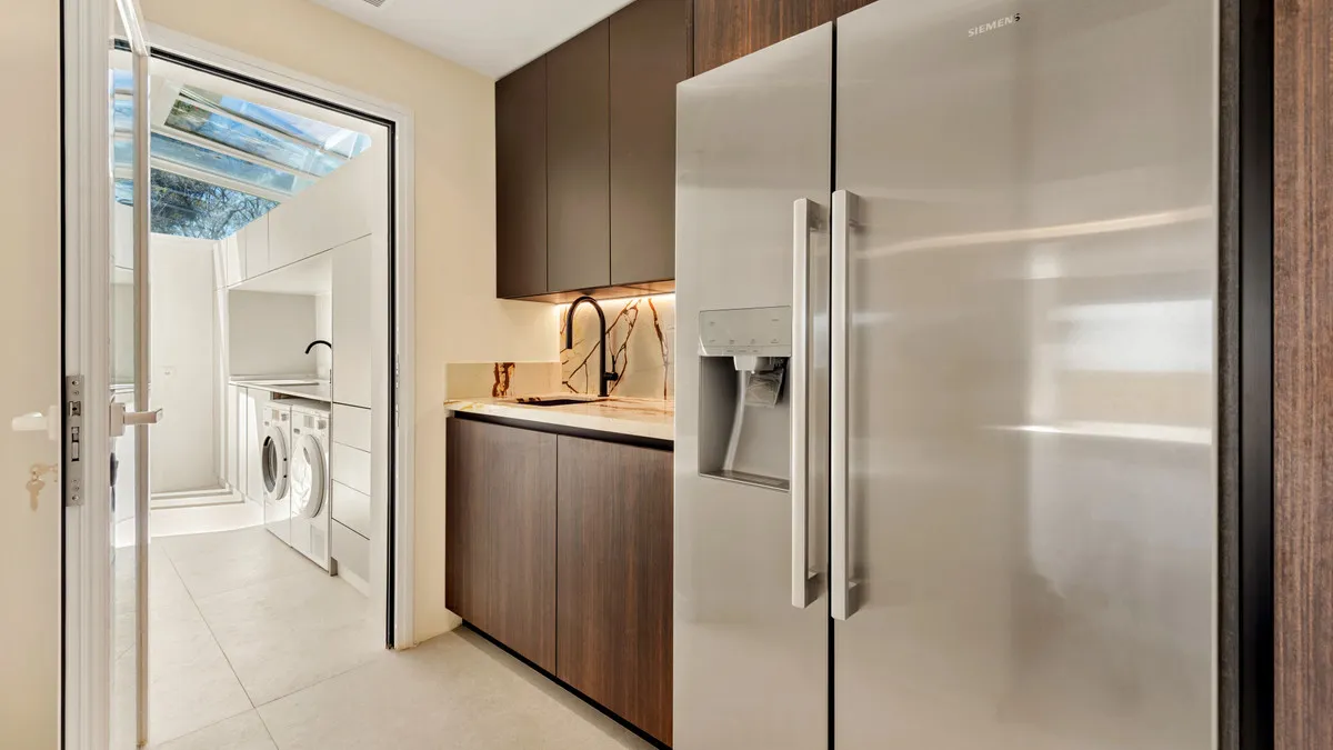 307cf873-daa4-4f34-8f71-68274e303f1a