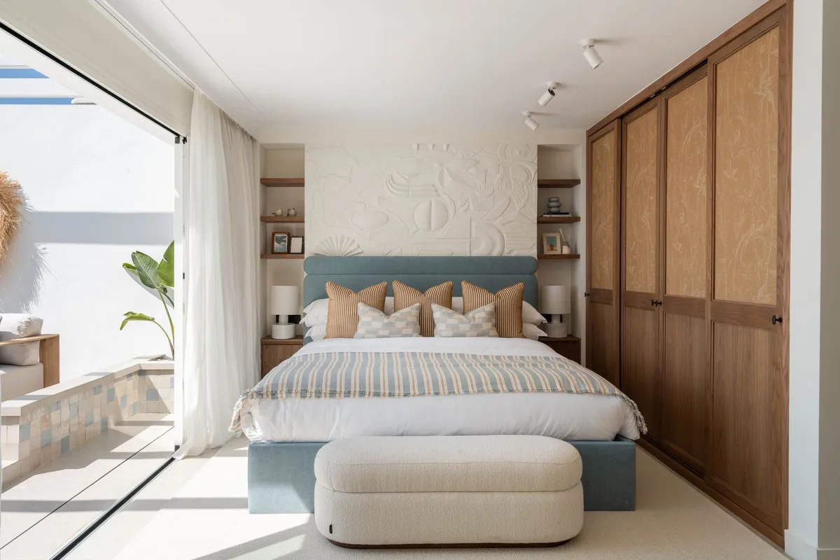 13cba9fe-fd07-4560-906c-a88f92a1d8cd