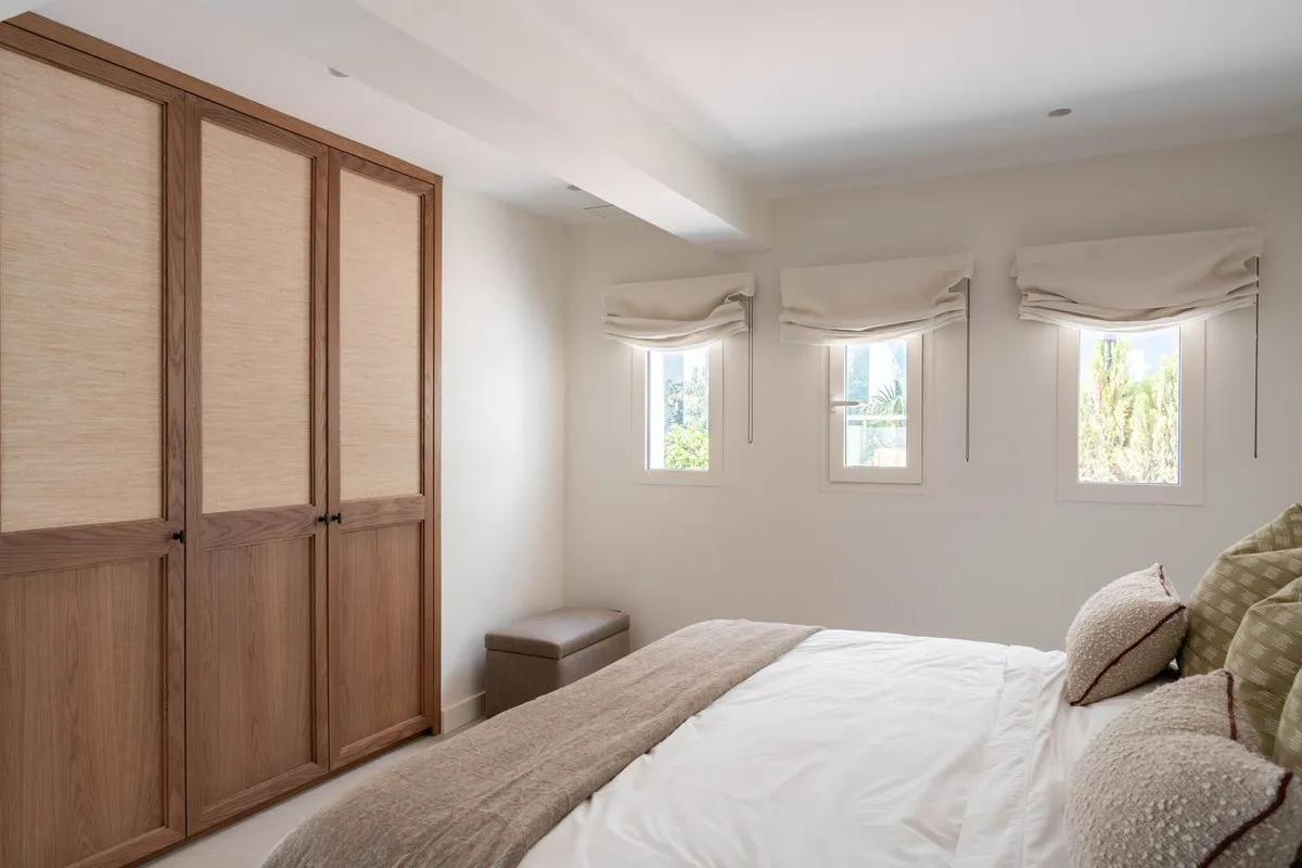 2ad609b4-796c-473e-978d-10d9a780bd92