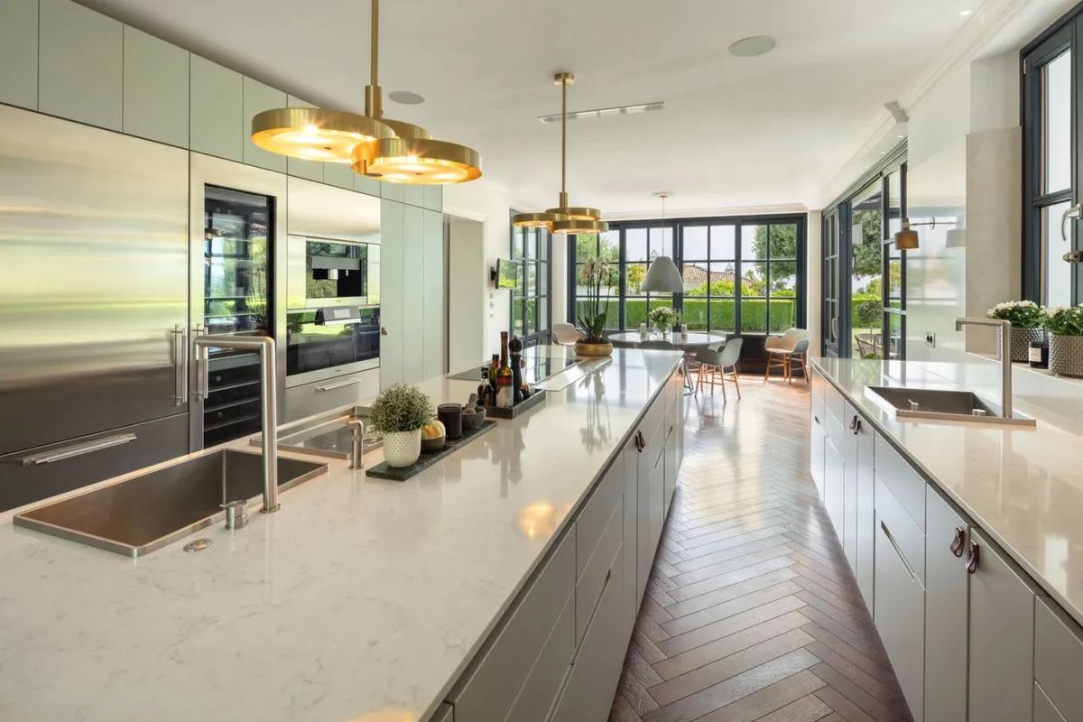 09cf57d1-7236-4220-ae12-ab6dfdd39951