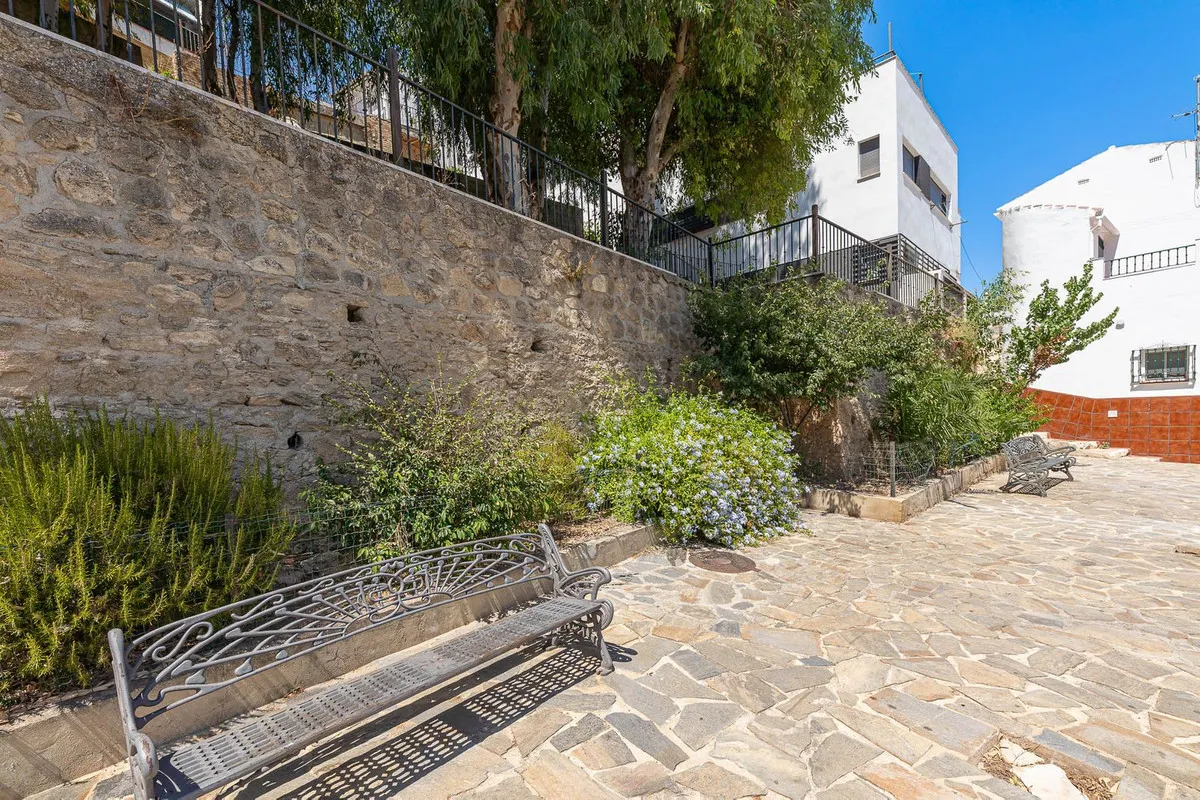 2d4911a4-7660-4e1f-9d05-ce33187cc1cf