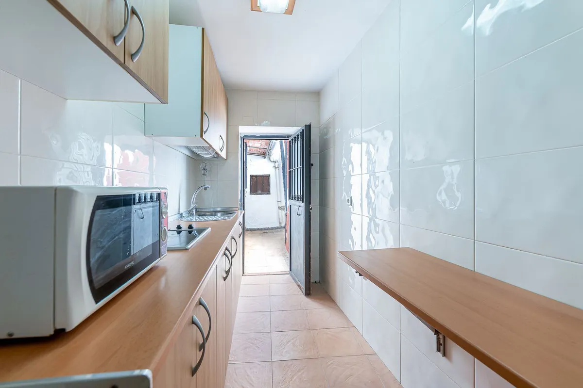 6323ae79-9455-4dff-b9a4-229f0ea2190a