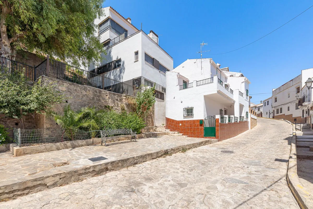 b7921f7b-fd7d-4189-be00-7503e2b27afb