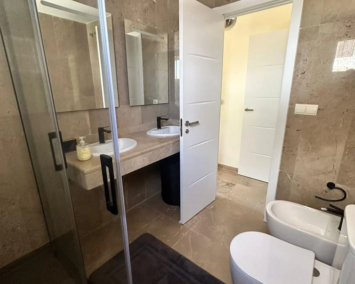 27127339-99d4-4bf8-9802-fe5b63e12726