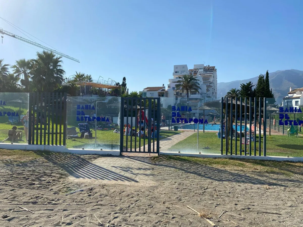 1a323987-68fb-41de-998a-f1c5dbda81a9