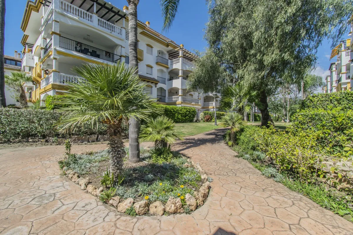 27c5a8fe-119b-460c-9fc2-7b97c247c438