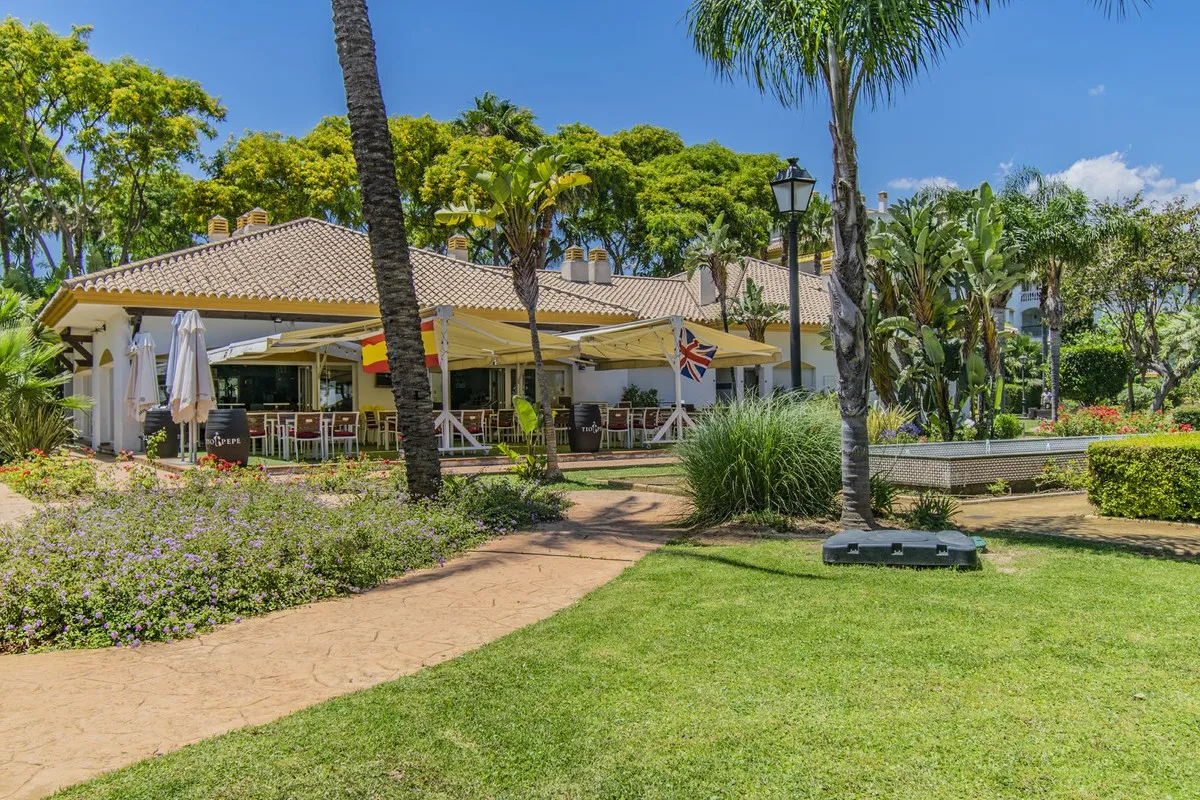 4defe30c-a2f7-445d-bd27-8c910f543213