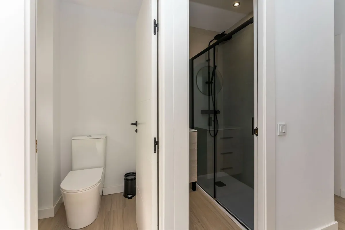 8ff62a6c-0fae-4ef9-ba31-5f25e52b842a