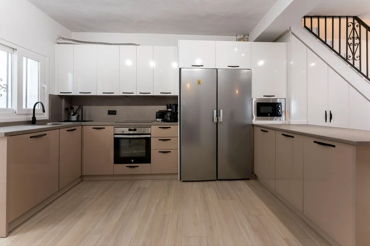 f8dae314-25a8-4d88-bf75-a5c5fc429894