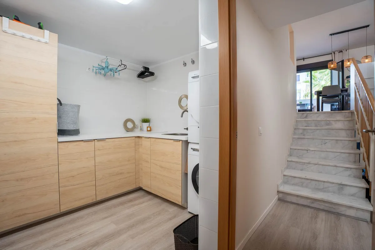 035a8f56-7be3-4daa-93ff-6861c825d92e