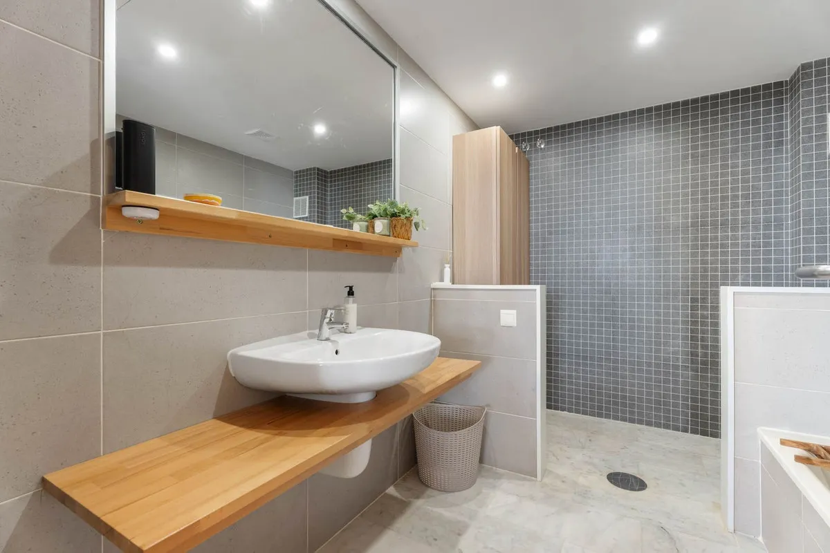 61586465-0a2a-4a1c-8742-411fe21349ed