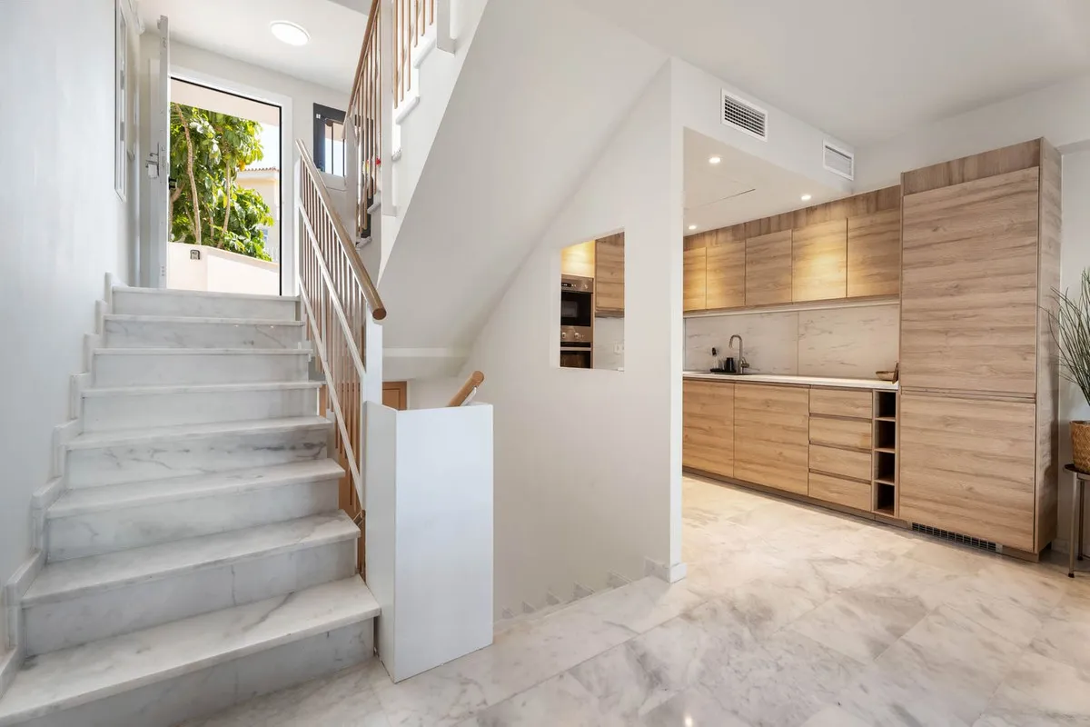 b3f3931d-756f-4e24-9136-e5c6d8830c5c