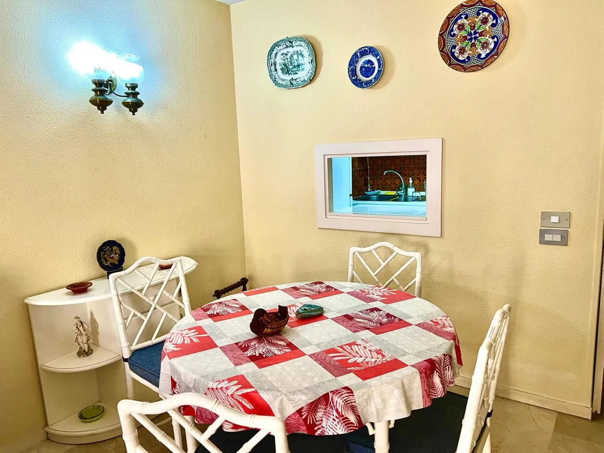 efb8c2a8-d3b2-40a8-8c2e-b9fbde47a605