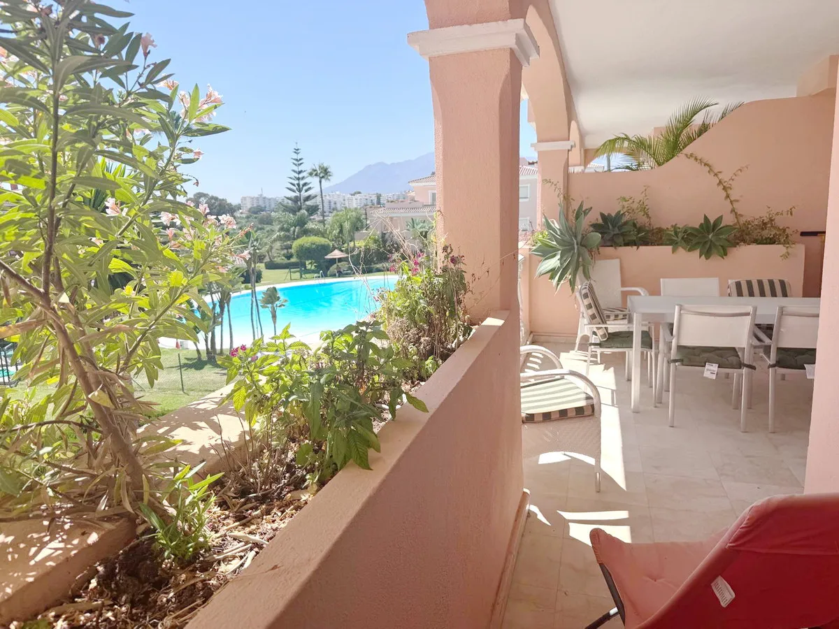 afd57438-8d6f-43fc-bb0c-6c79aac3d1b2