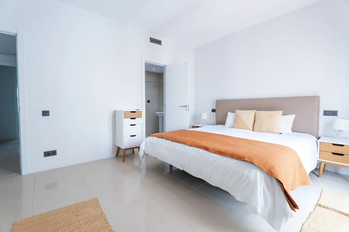 59bd4200-c35c-47fd-9c2a-d94fae5d278f