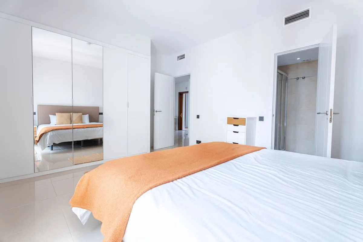 82c3531e-6a08-41b5-aa5c-86b934e6ef7b