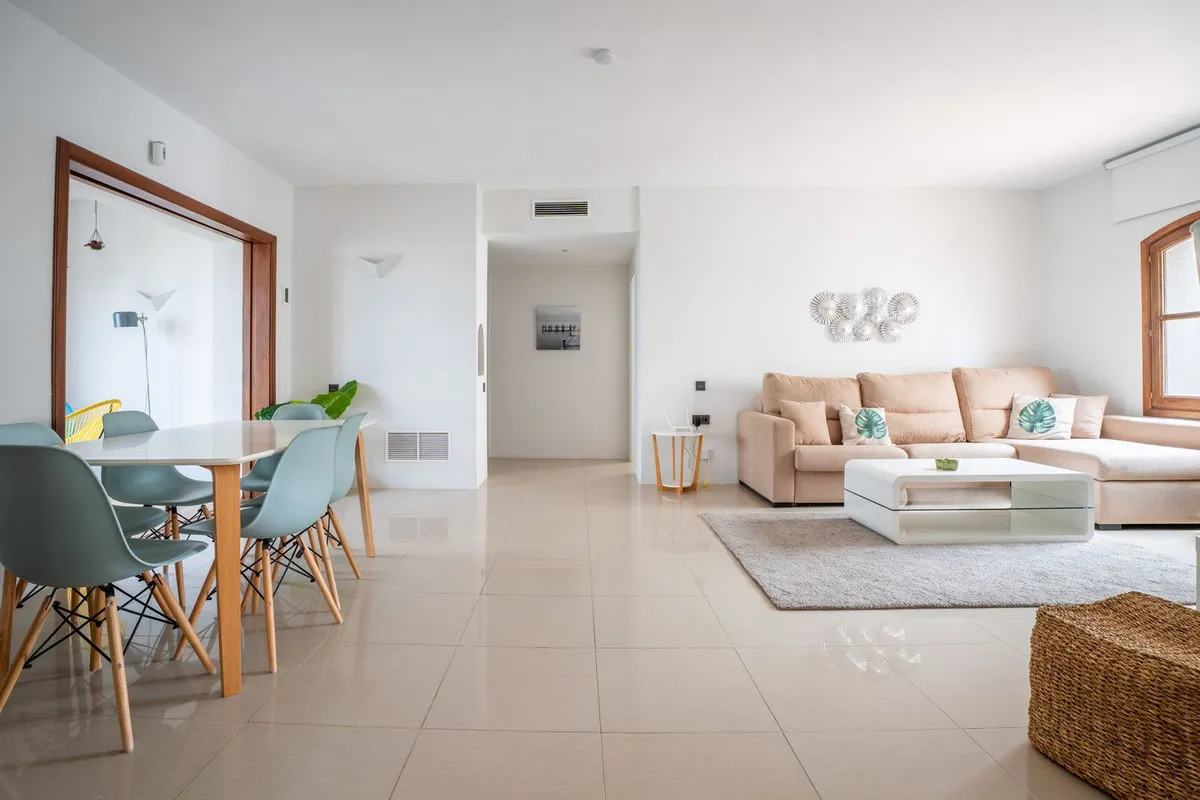 8d123539-64c3-40b9-a80a-9886b3e022ad