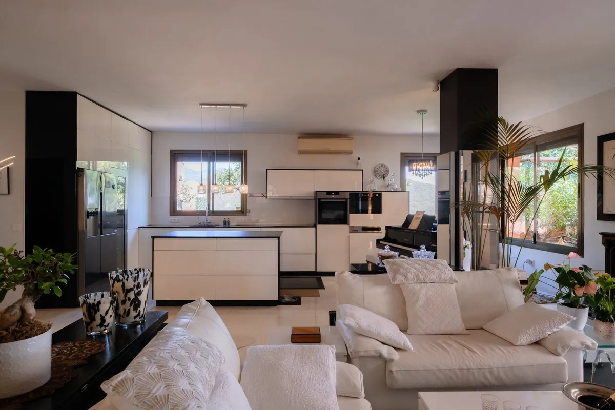 041e23a4-0bc7-4a79-b4ce-1e132181330b