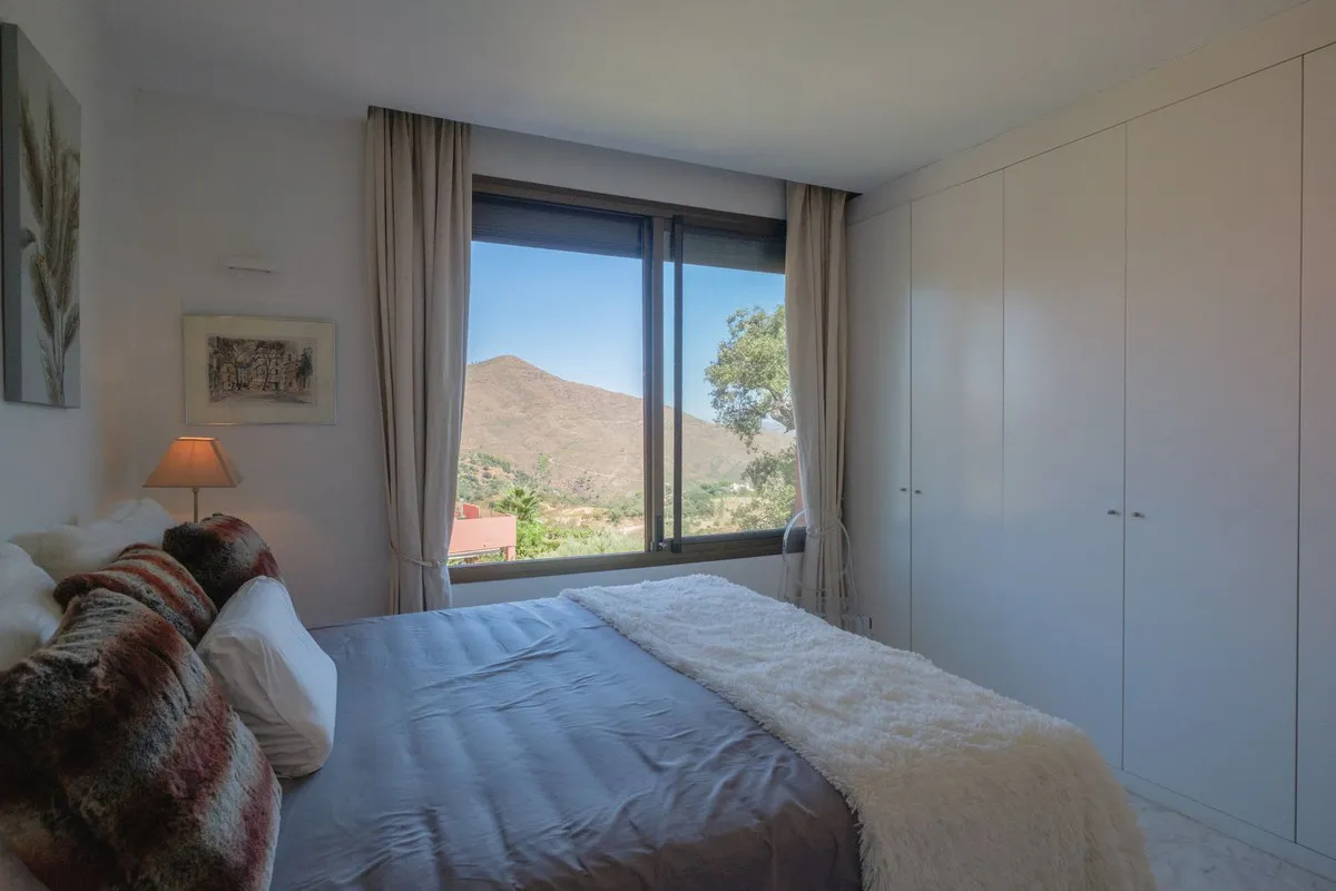 3d25ff60-5162-43aa-842d-c65e466cf4a7