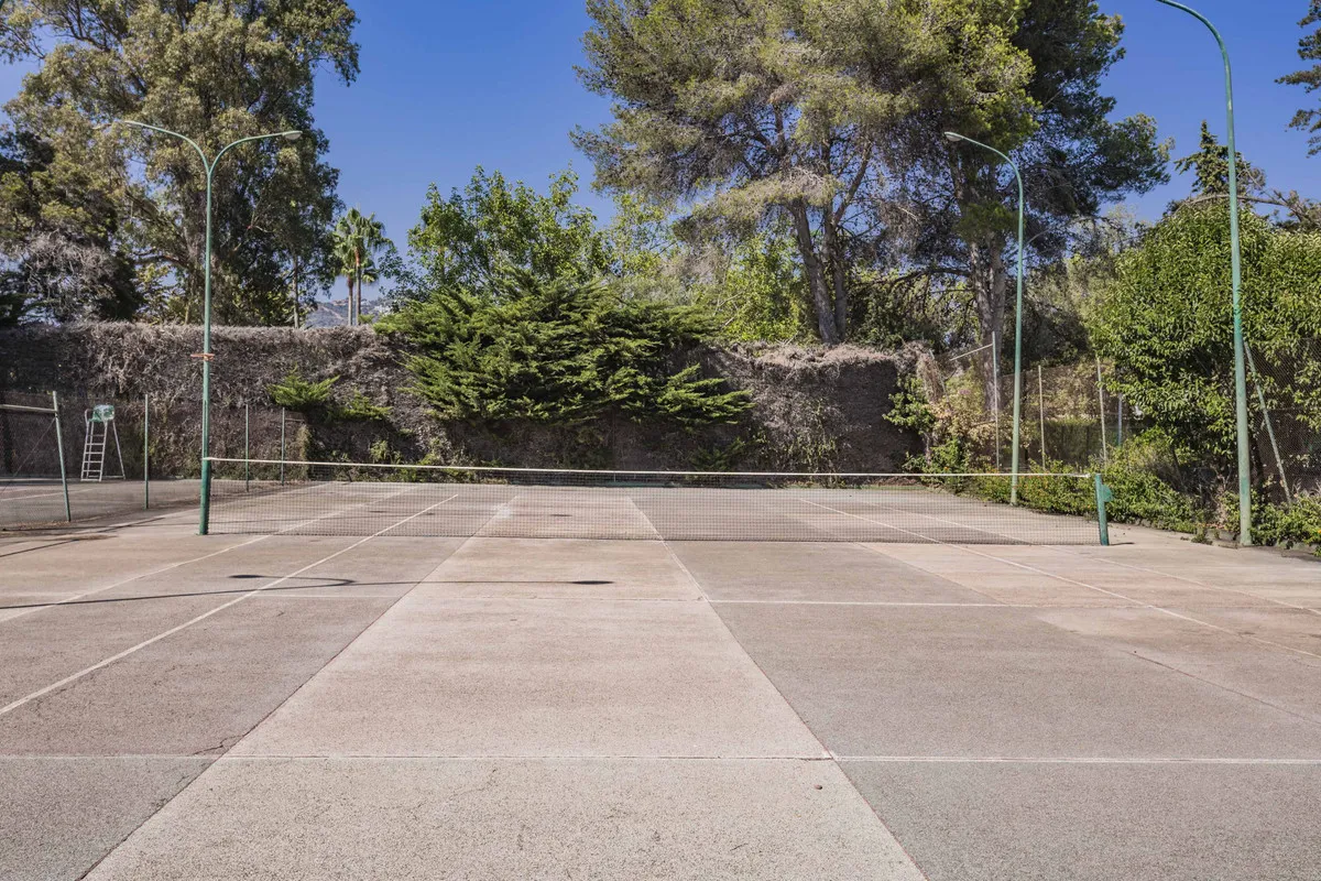 1ce987f6-0e0f-4926-9cdc-fdc5585db233