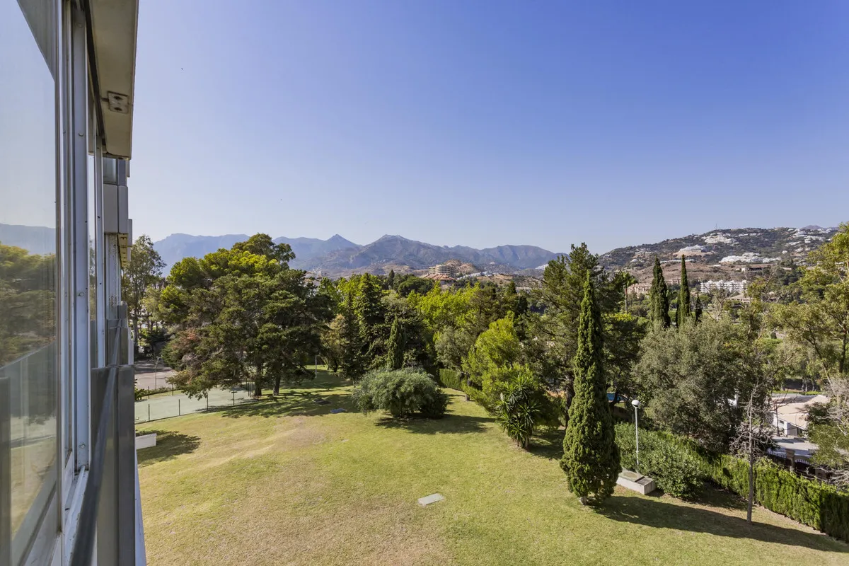 3a87f0ed-e2ff-45fd-9f62-f023e0c50fa9