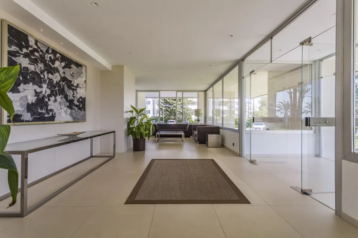 73c5bbe1-8d20-4727-b85b-8f39300fddb8