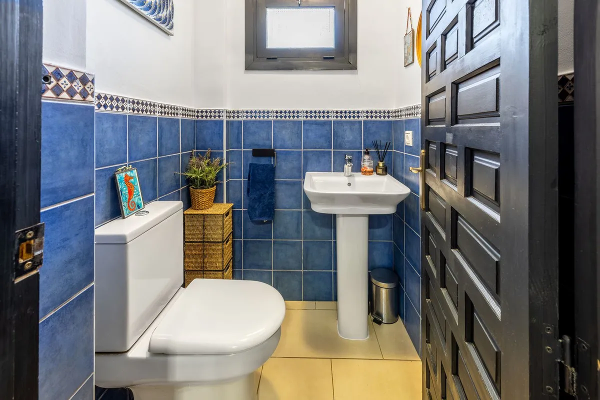 90afa326-0238-46f1-b313-7cf6e7b494f7