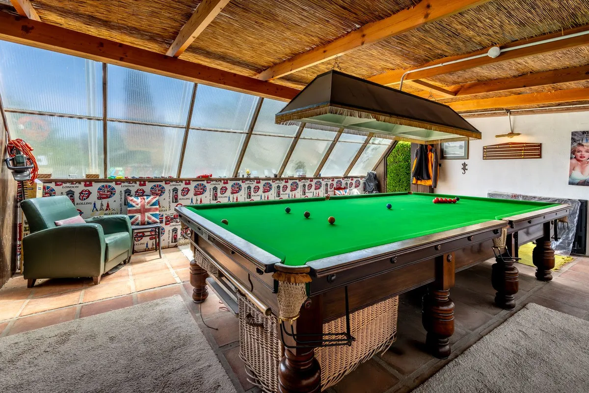 ed943746-4d57-4e1c-a156-88a75476b7a1