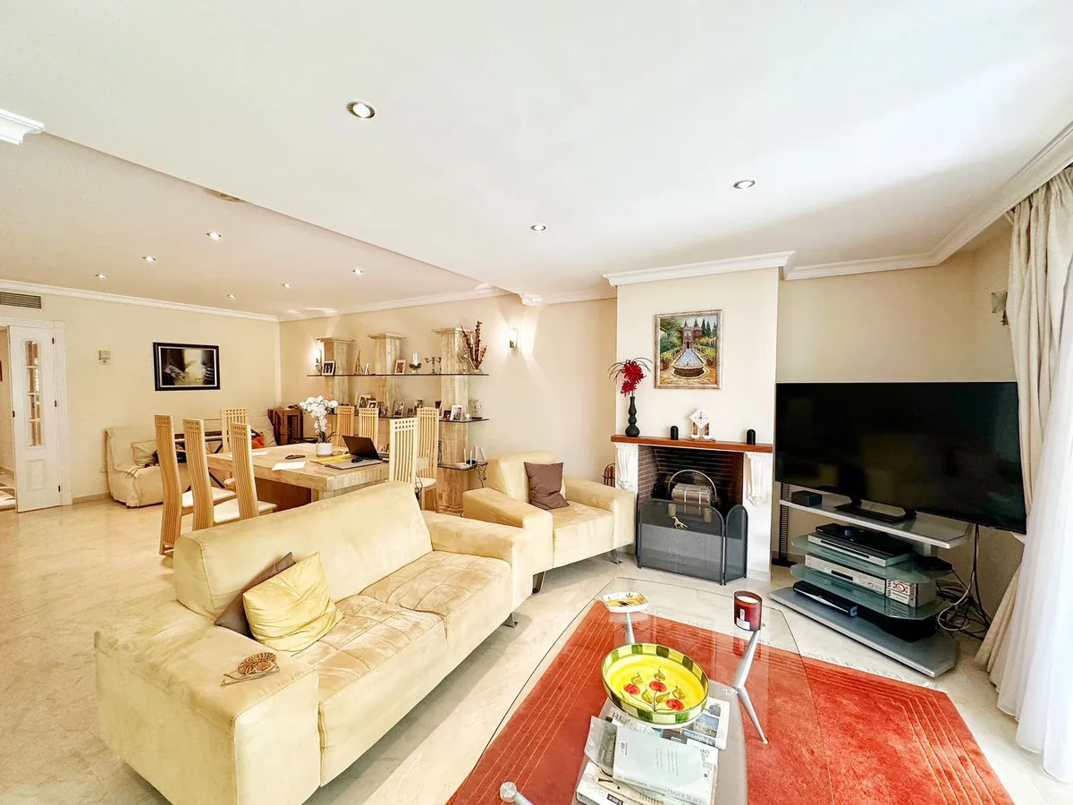 034c20a7-962b-4c07-8046-511621370bc6