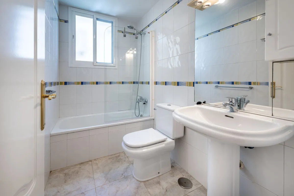 26fd80cb-f0ee-43fc-bcb4-033e0575a50e