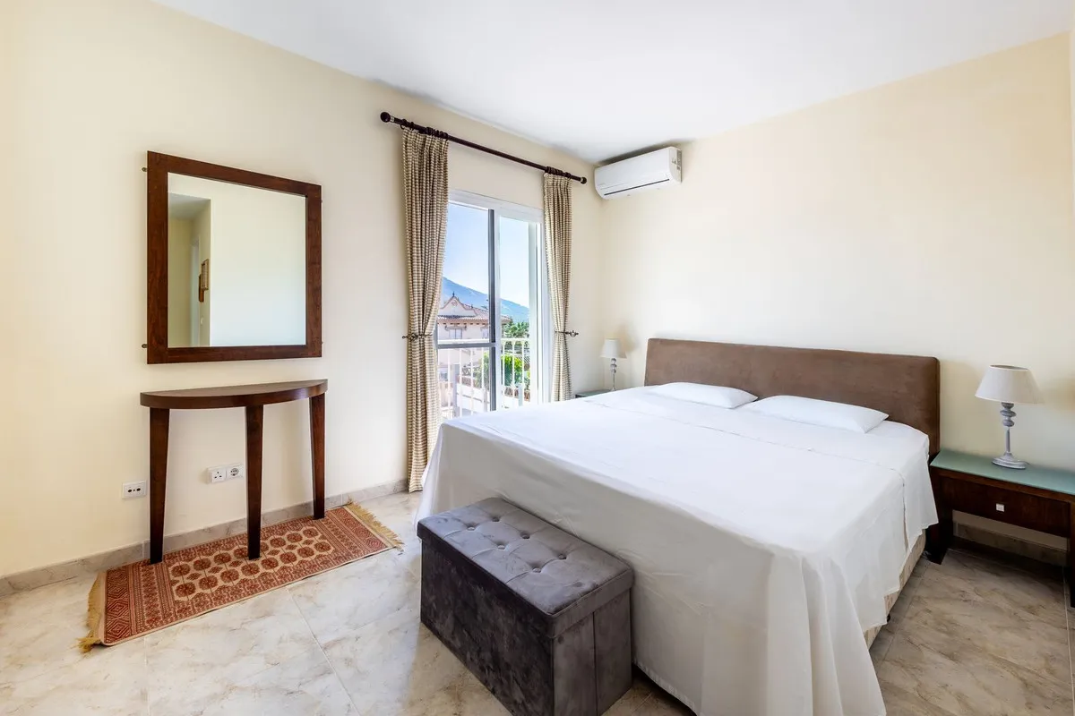 d781b3ba-94a6-40bf-81bb-7956c122a78f