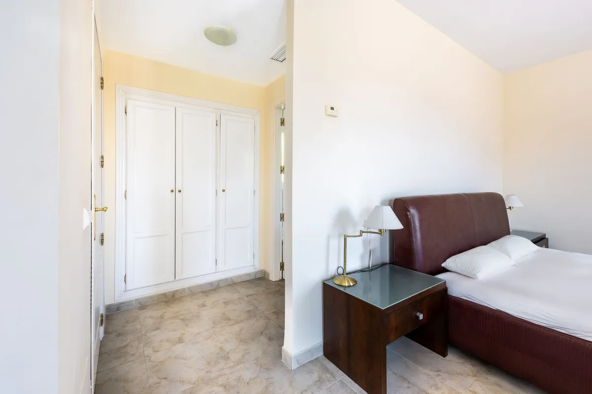 f2ff5305-ffac-44dc-b168-0703e6f6fc2a