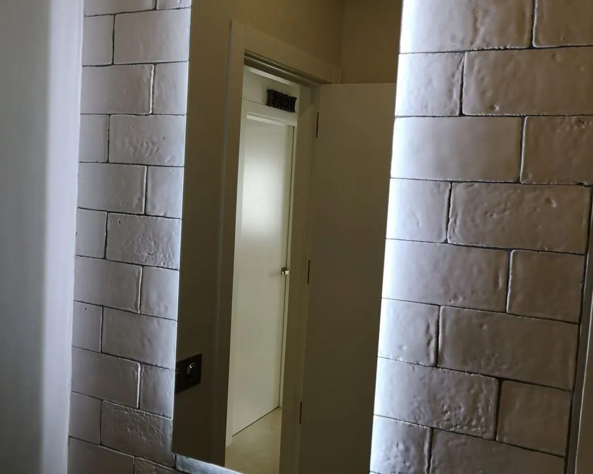 f369a187-edb4-406a-a159-20363291c50c