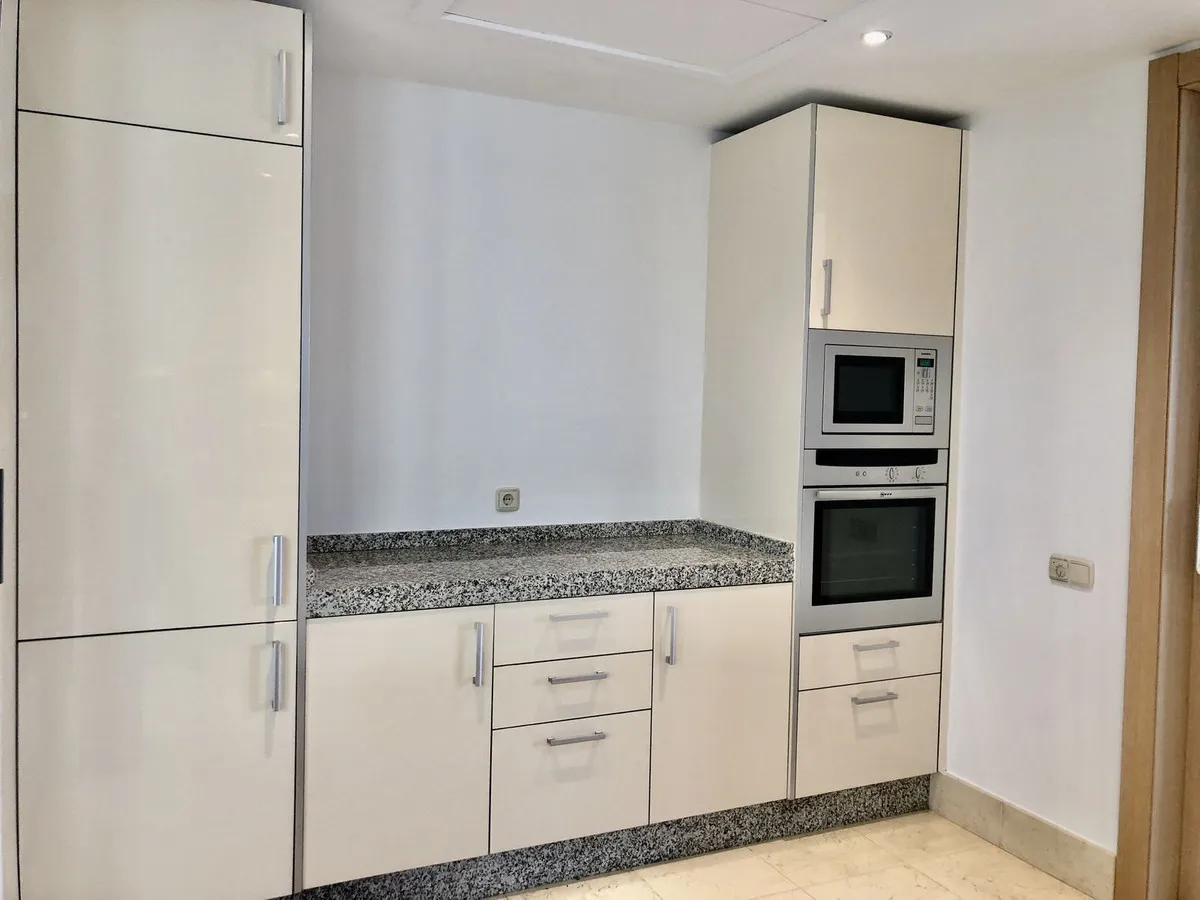 a3403bcb-fd37-40d7-ad41-97f1a82788e6